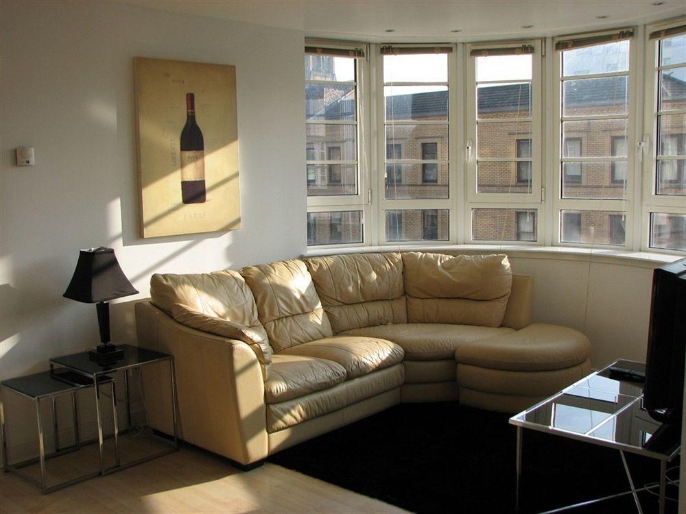 Glasgow Central Clock Tower Boutique Suites And Bistro Exterior photo